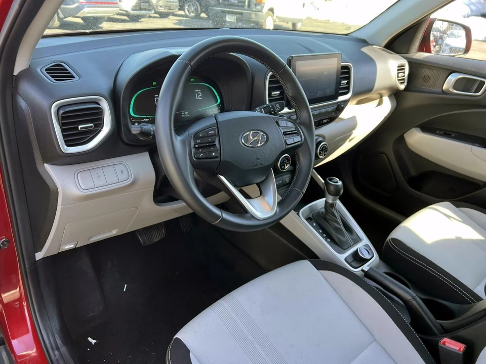 2025 Hyundai Venue - Image 10 of 21