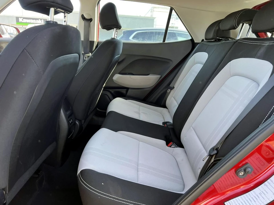 2025 Hyundai Venue - Image 12 of 21