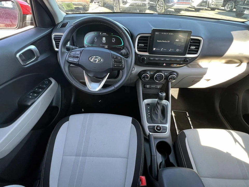 2025 Hyundai Venue - Image 11 of 21