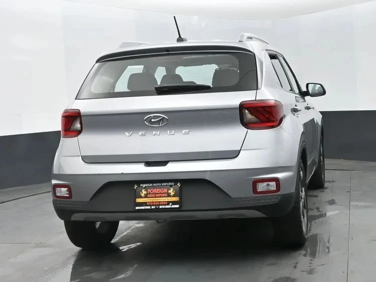 2025 Hyundai Venue - Image 8 of 12