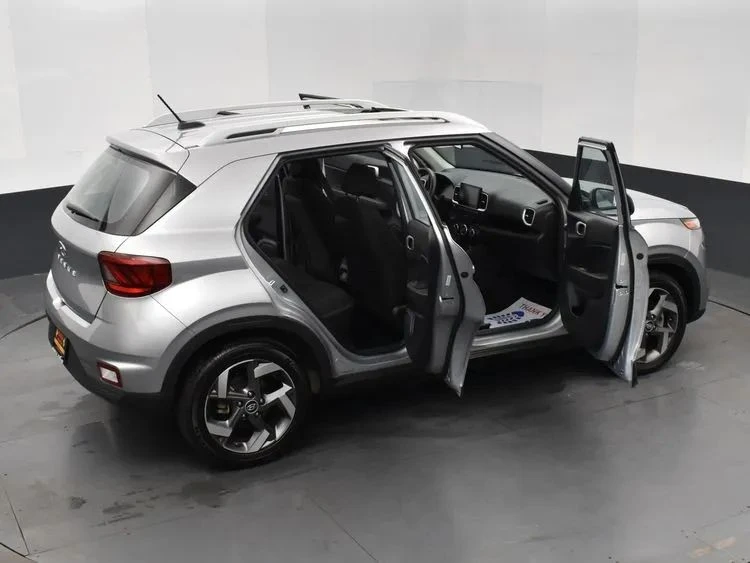 2025 Hyundai Venue - Image 6 of 12