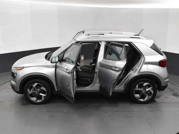 2025 Hyundai Venue - Image 7 of 12