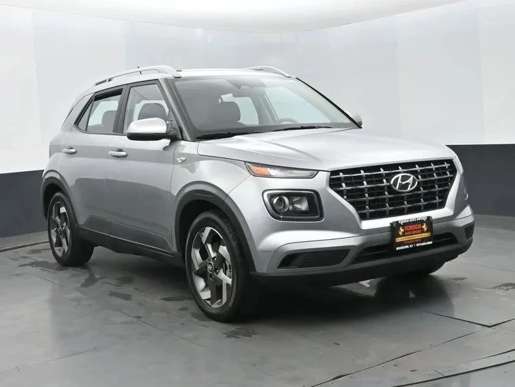 2025 Hyundai Venue - Image 2 of 12