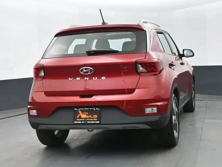 2025 Hyundai Venue - Image 8 of 12