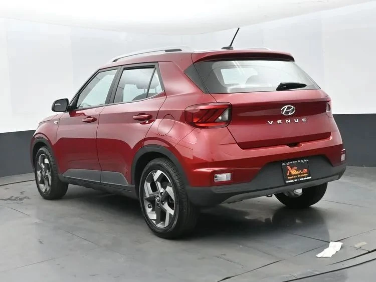 2025 Hyundai Venue - Image 9 of 12