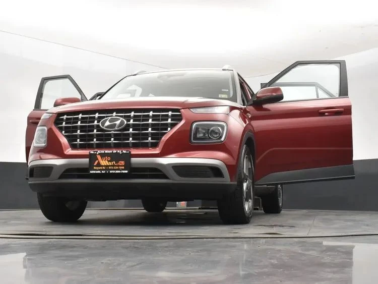 2025 Hyundai Venue - Image 11 of 12