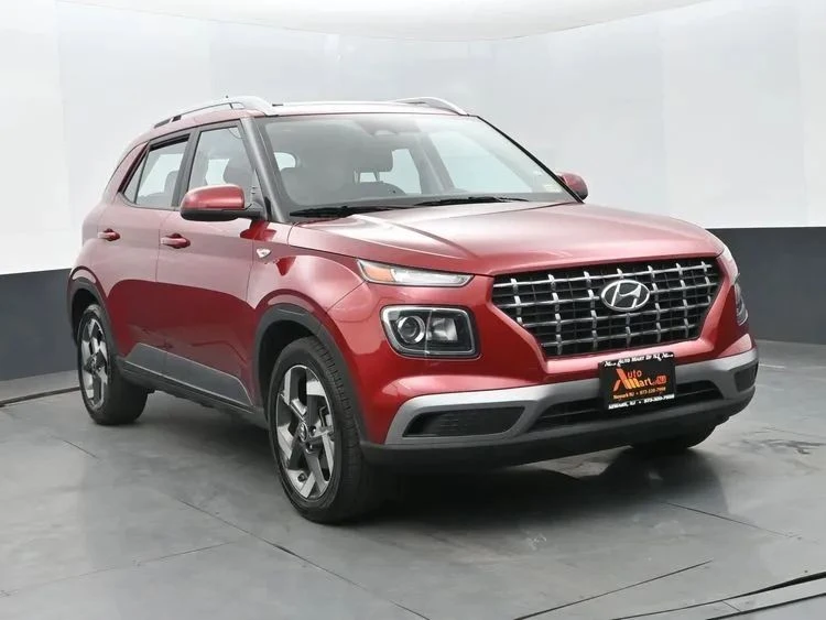 2025 Hyundai Venue - Image 2 of 12