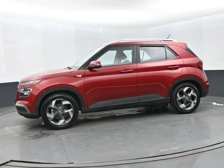 2025 Hyundai Venue - Image 5 of 12