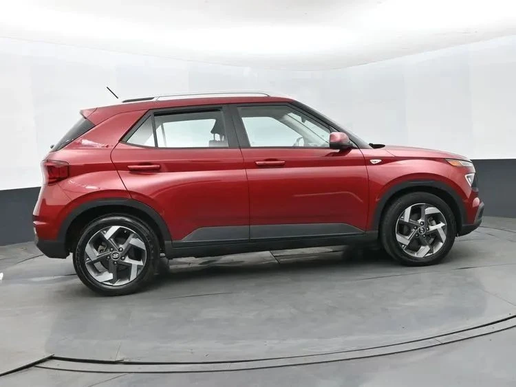 2025 Hyundai Venue - Image 4 of 12