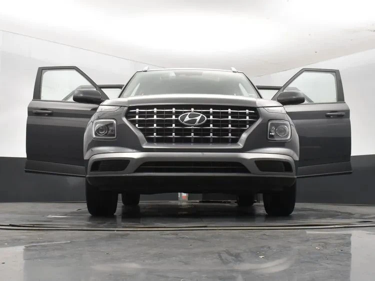 2025 Hyundai Venue - Image 11 of 12