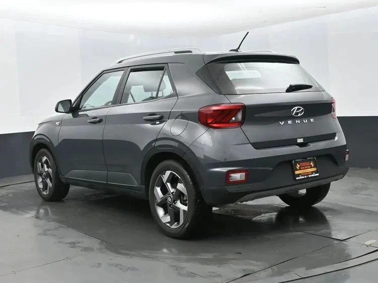 2025 Hyundai Venue - Image 9 of 12