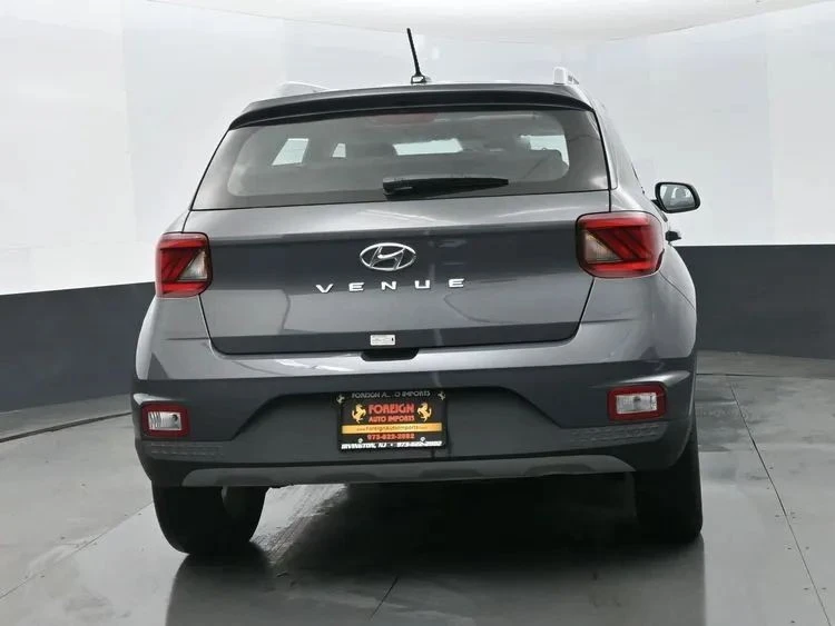 2025 Hyundai Venue - Image 8 of 12