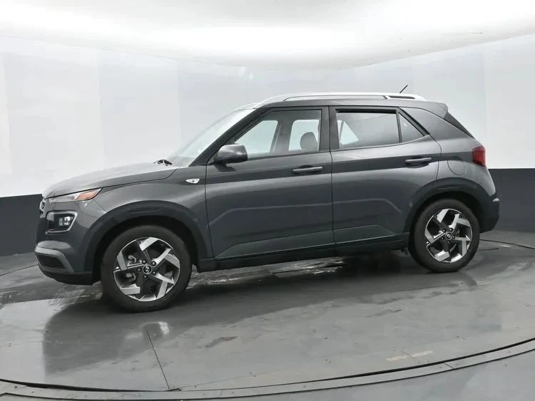 2025 Hyundai Venue - Image 5 of 12