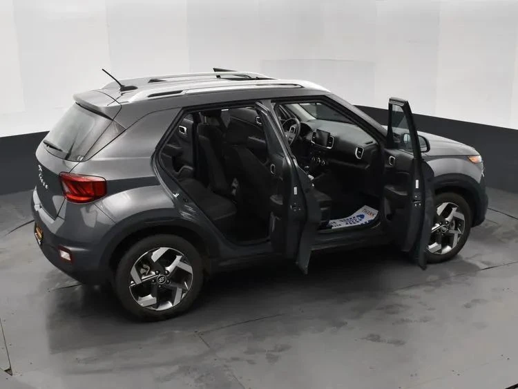 2025 Hyundai Venue - Image 6 of 12