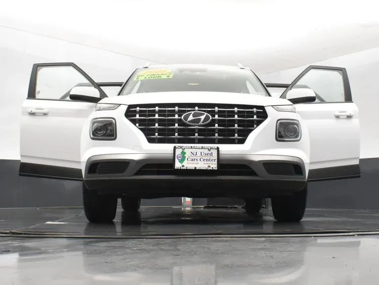 2025 Hyundai Venue - Image 11 of 12