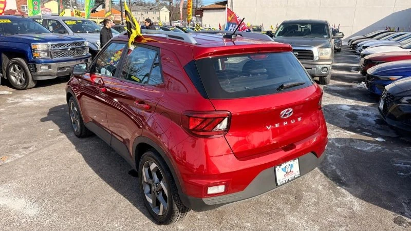 2025 Hyundai Venue - Image 5 of 12