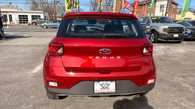 2025 Hyundai Venue - Image 9 of 12