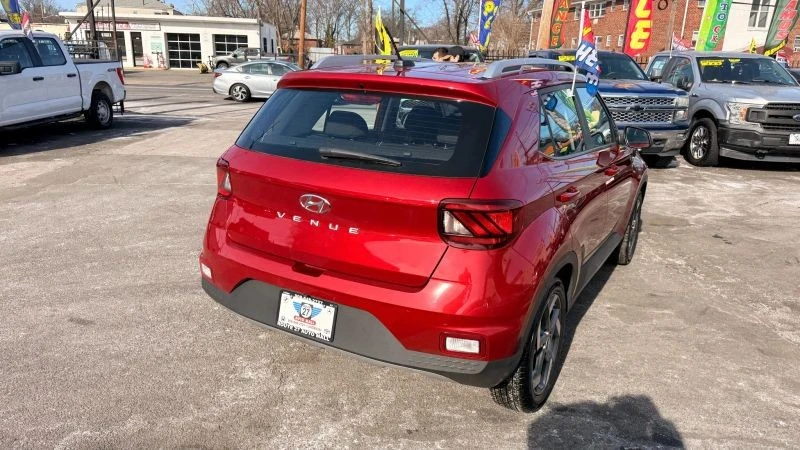 2025 Hyundai Venue - Image 7 of 12