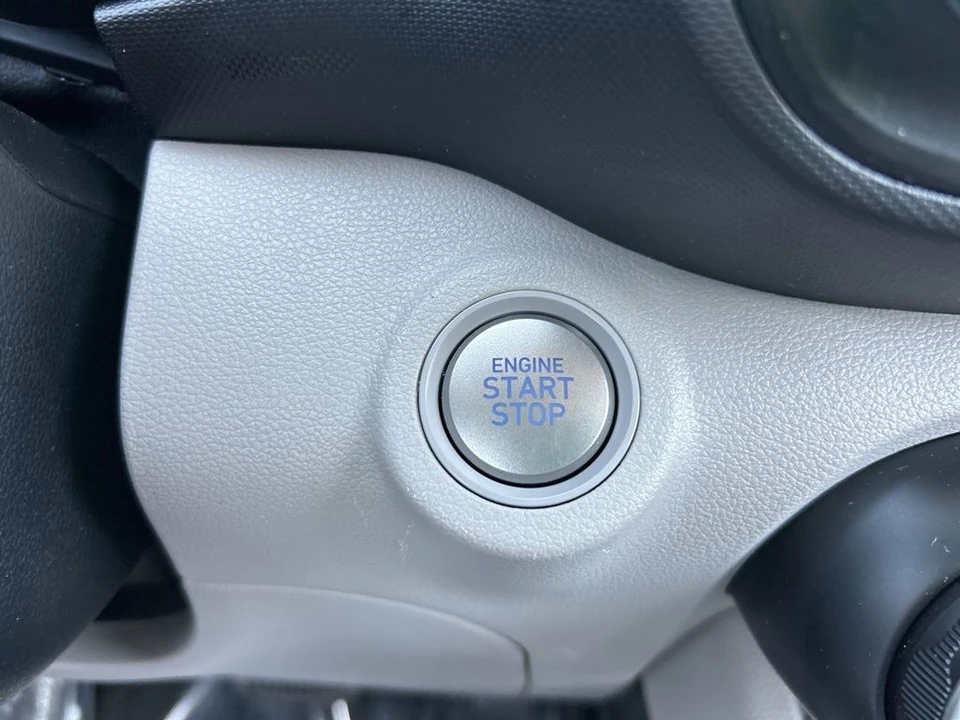2025 Hyundai Venue - Image 20 of 21