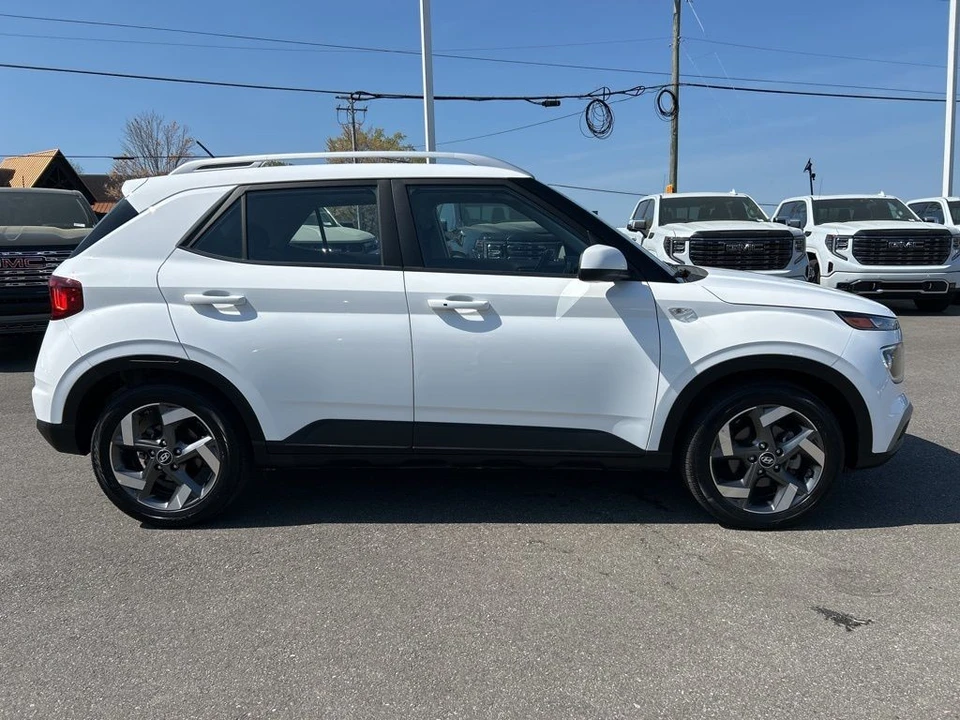 2025 Hyundai Venue - Image 6 of 21