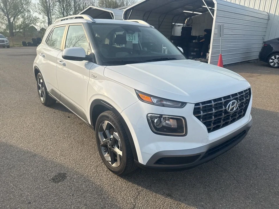 2025 Hyundai Venue - Image 4 of 7