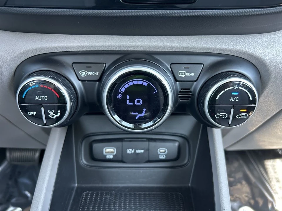 2025 Hyundai Venue - Image 18 of 21