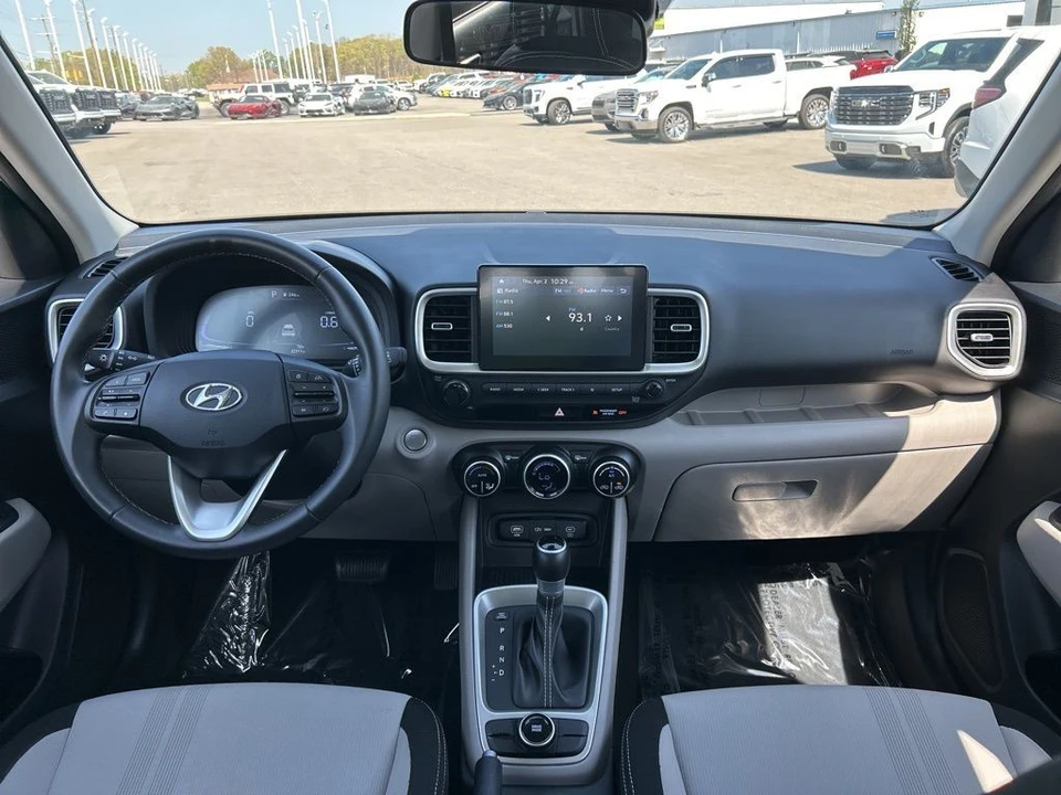 2025 Hyundai Venue - Image 12 of 21