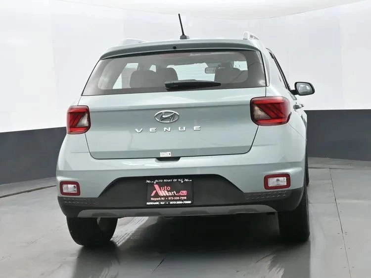 2025 Hyundai Venue - Image 8 of 12