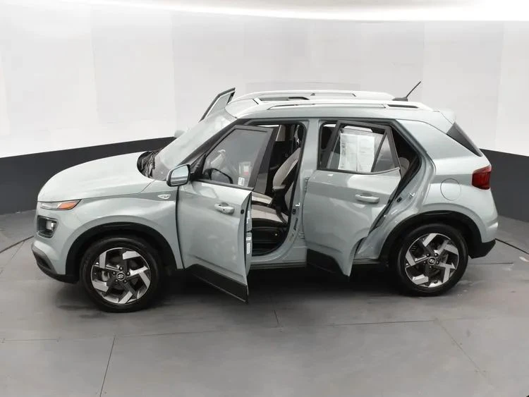 2025 Hyundai Venue - Image 7 of 12
