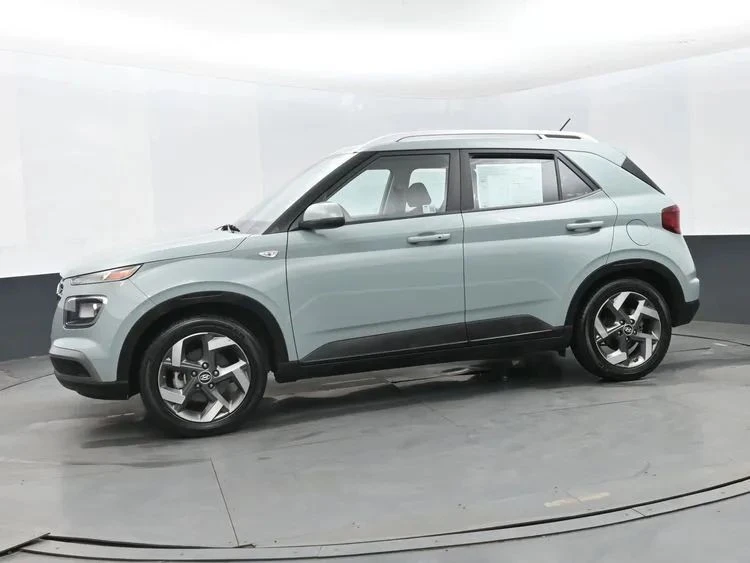 2025 Hyundai Venue - Image 5 of 12