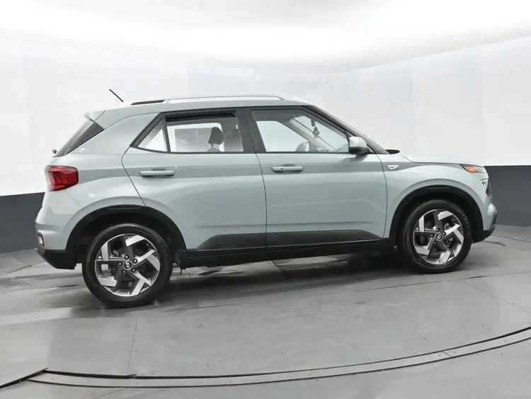 2025 Hyundai Venue - Image 4 of 12
