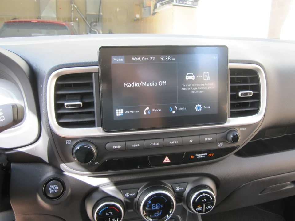 2025 Hyundai Venue - Image 15 of 21
