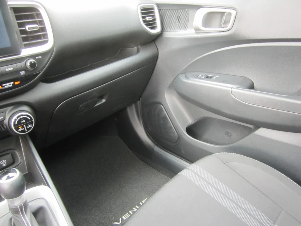 2025 Hyundai Venue - Image 20 of 21