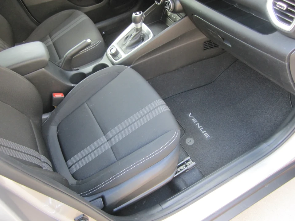 2025 Hyundai Venue - Image 9 of 21