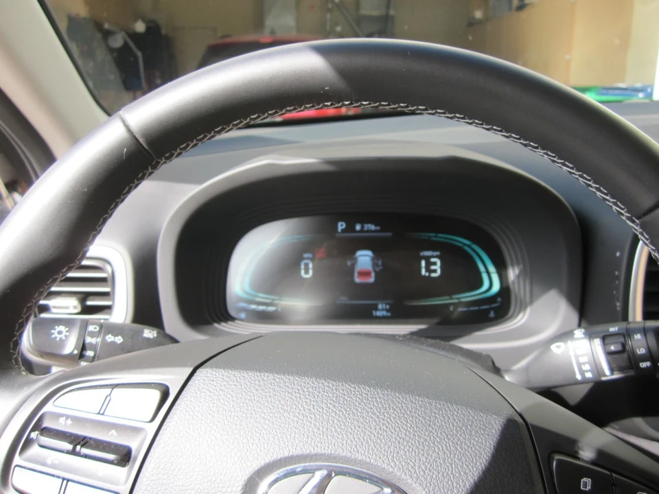 2025 Hyundai Venue - Image 14 of 21