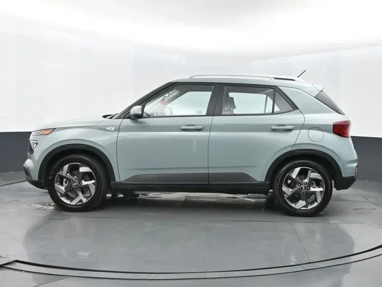 2025 Hyundai Venue - Image 3 of 12