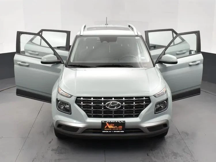 2025 Hyundai Venue - Image 10 of 12