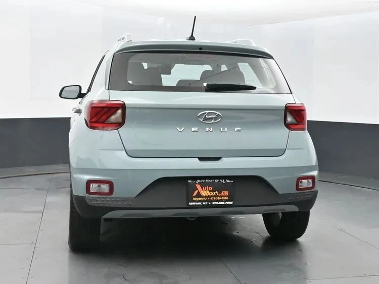 2025 Hyundai Venue - Image 5 of 12