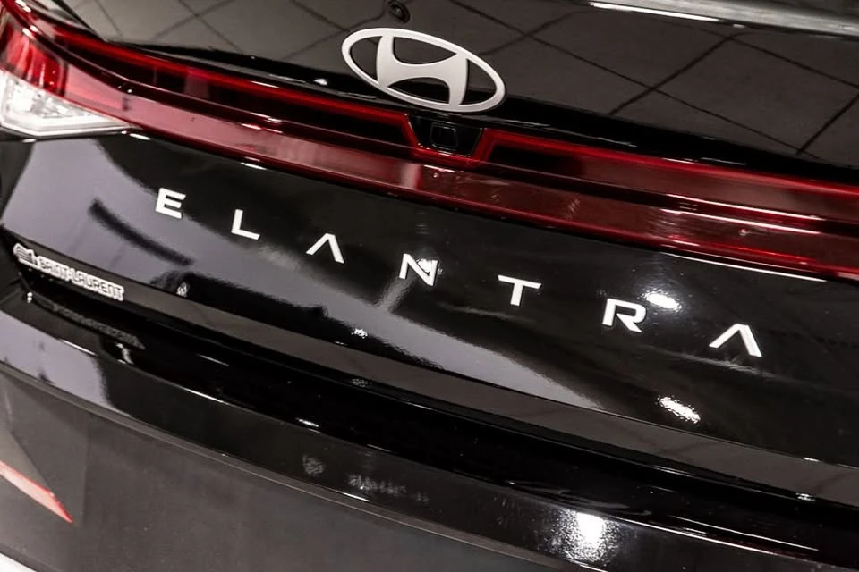 2025 Hyundai Elantra - Image 13 of 20