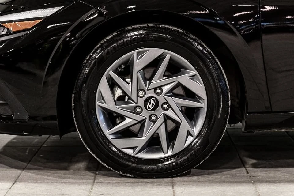 2025 Hyundai Elantra - Image 3 of 20