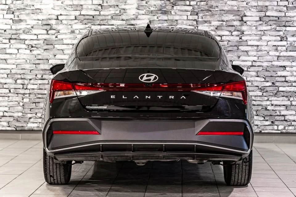 2025 Hyundai Elantra - Image 12 of 20