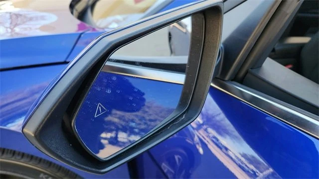 2025 Hyundai Elantra - Image 14 of 18