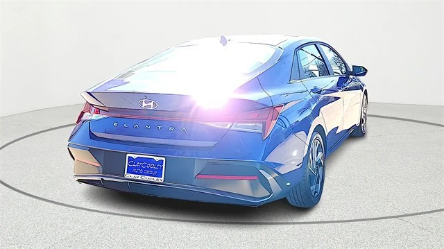 2025 Hyundai Elantra - Image 7 of 19