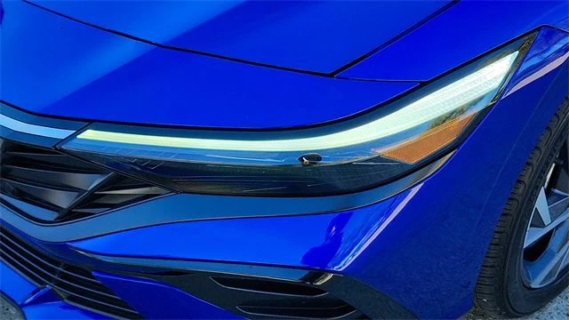 2025 Hyundai Elantra - Image 10 of 19