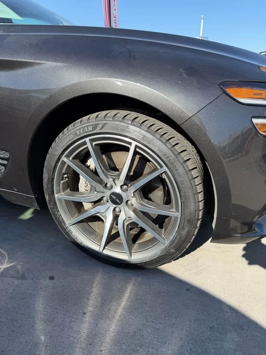 2025 Hyundai Genesis - Image 3 of 5