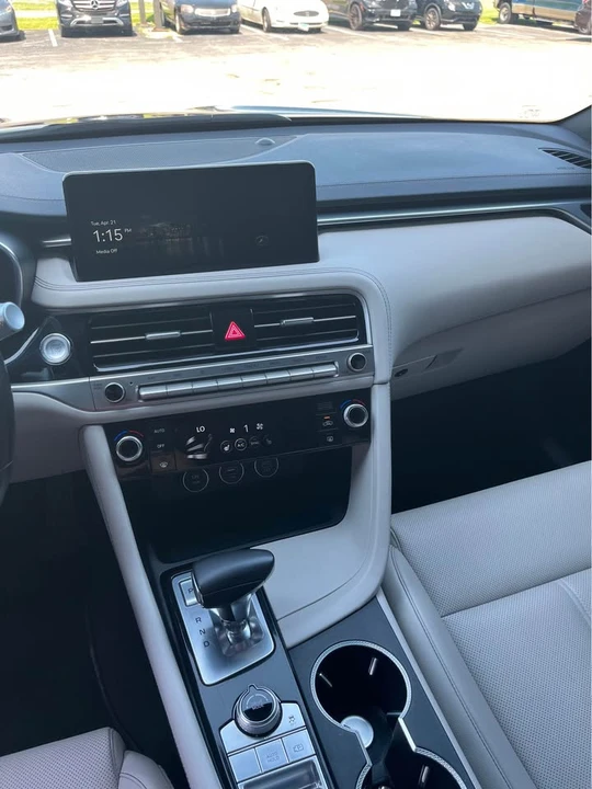 2025 Hyundai Genesis - Image 9 of 14
