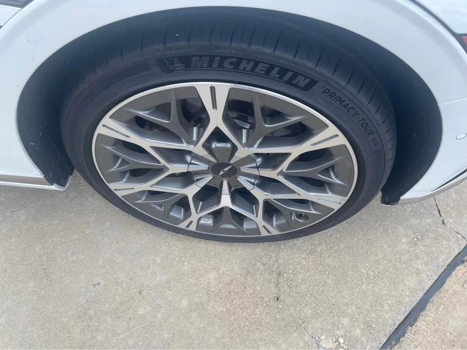 2025 Hyundai Genesis - Image 4 of 5