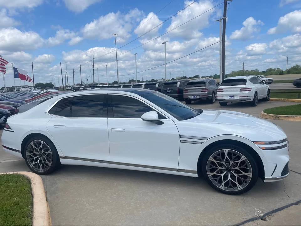2025 Hyundai Genesis - Image 3 of 5