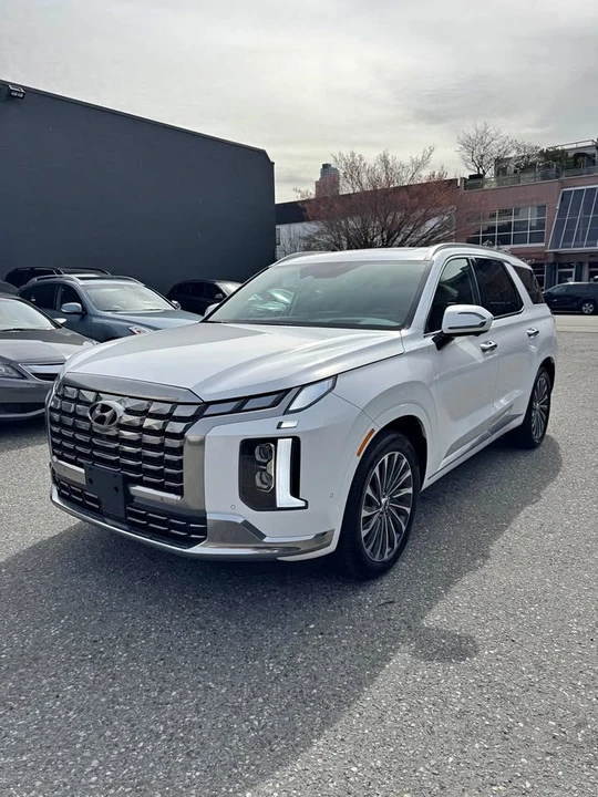 2025 Hyundai Palisade - Image 2 of 10