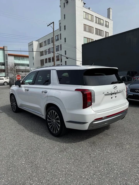 2025 Hyundai Palisade - Image 5 of 10